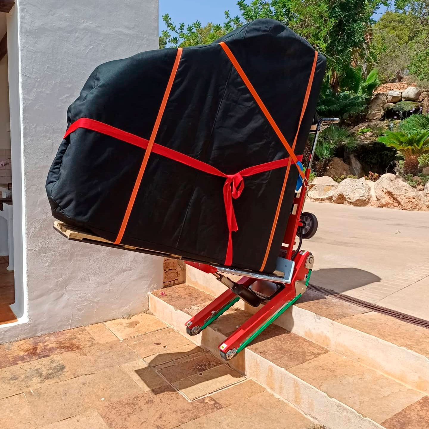 Zonzini robot transporting grand piano